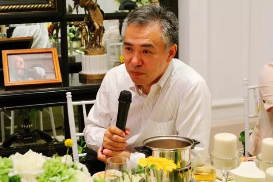 就藝術(shù)品投資收藏、人工智能、基因檢測等話題，劉東曉博士一一做了分析講解。