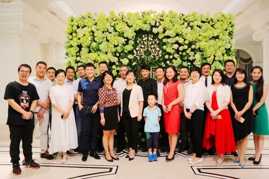 期待的時候，總是很長，相聚的時候，總是很短。