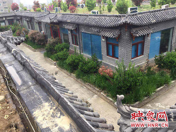 至今并未被拆除的違建建筑群 至今并未被拆除的違建建筑群