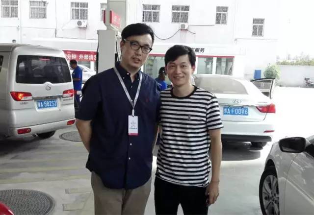 主播陳堂主，這睥睨眾生的眼神