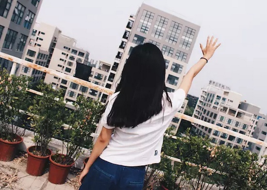 你問我要去向何方，我指向天空的方向。