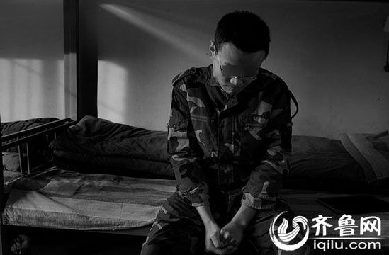 　因癡迷于賭博，研究生方光被學(xué)校開除。方光在濟(jì)南一戒網(wǎng)學(xué)校接受教育