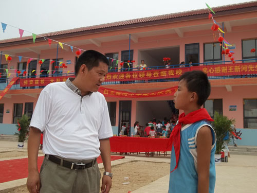 封丘一農(nóng)民捐資230萬(wàn)建村小學(xué) 封丘一農(nóng)民捐資230萬(wàn)建村小學(xué)