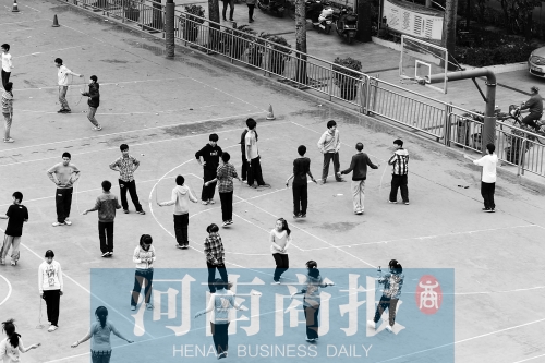 有學(xué)校擔(dān)心，個(gè)人進(jìn)校園鍛煉，安全隱患大