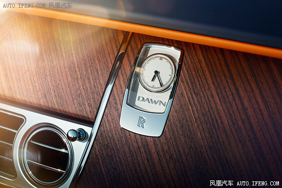 四座敞篷勞斯萊斯曜影將在廣州車(chē)展發(fā)布