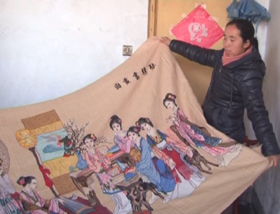 西峽縣農(nóng)家女李改月 630萬(wàn)針繡出《琴棋書(shū)畫(huà)》