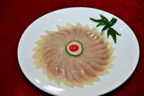 用優(yōu)質火腿腸做成的冷熱菜品