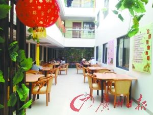 某酒店式養(yǎng)老院的開放餐廳。羅樺琳/圖