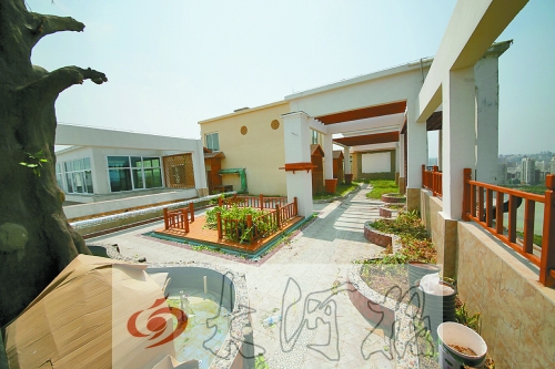 “空中花園”的假樹、水車、小橋都已經(jīng)被拆除