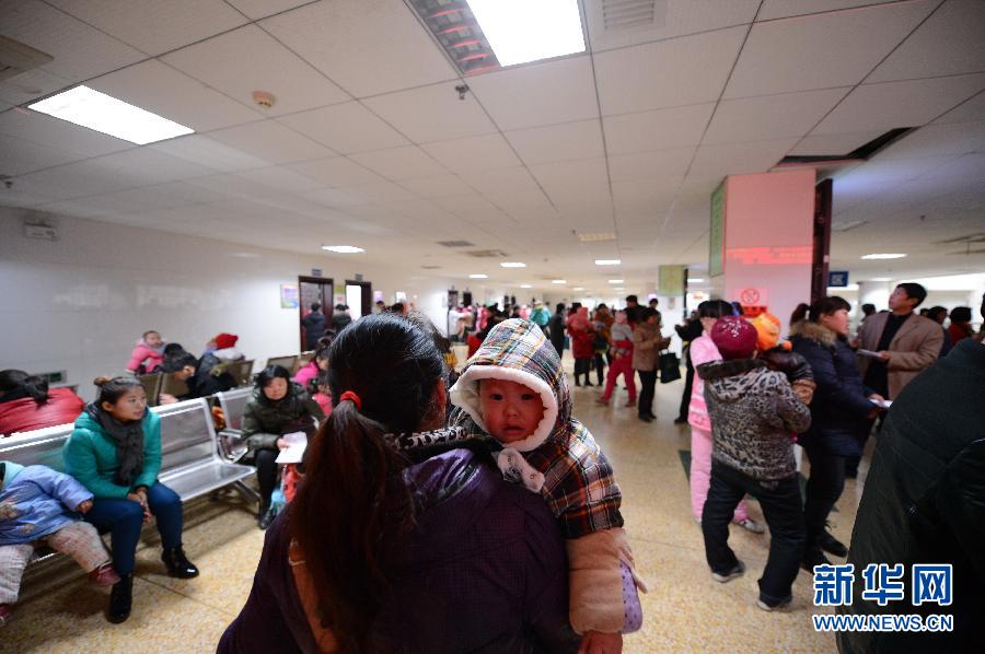 強(qiáng)降溫致兒科門診激增 強(qiáng)降溫致兒科門診激增