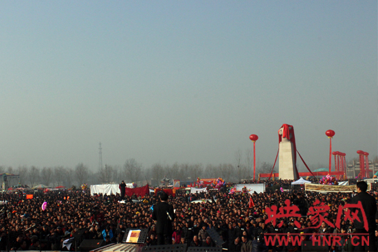 寶豐馬街書會獲世界紀(jì)錄認(rèn)證 民間藝人相聚“斗藝” 寶豐馬街書會獲世界紀(jì)錄認(rèn)證 民間藝人相聚“斗藝”