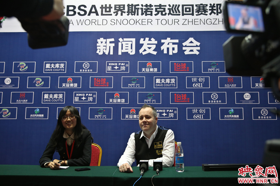 賽后希金斯參加新聞發(fā)布會，接受映象網(wǎng)記者提問