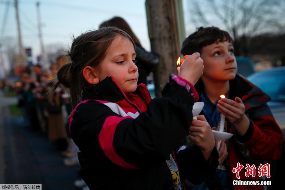 美國16歲中學(xué)生刀刺約20名學(xué)生 FBI介入調(diào)查 美國16歲中學(xué)生刀刺約20名學(xué)生 FBI介入調(diào)查