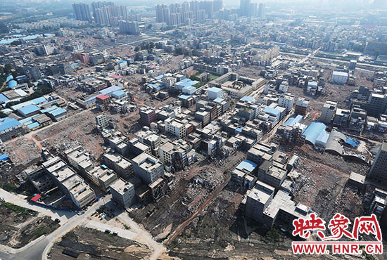 震驚！航拍鄭州城中村拆遷 宛如“地震災(zāi)區(qū)”