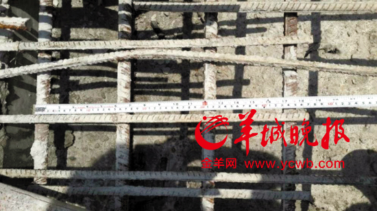 黃建清提供的E出入口鋼筋間距，顯示為15厘米