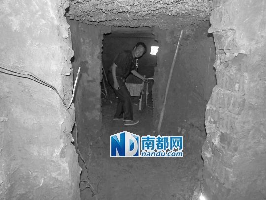 昨日，工人在地宮內(nèi)。CFP圖片