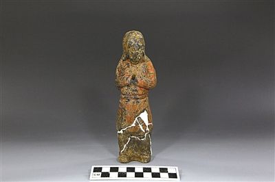 1號墓出土的陶俑。新華社發(fā)