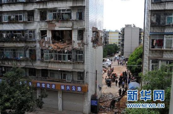 　6月9日在云南楚雄市拍攝的被炸毀的房屋。 新華社發(fā)
