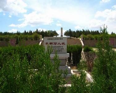 網(wǎng)絡(luò)曝光遼寧阜新“萬人坑”遺址遭到嚴重破壞，出現(xiàn)紀念碑損壞、館內(nèi)沒照明、遺骨散失等問題