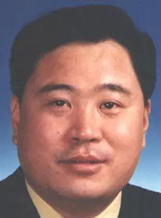 【盤點(diǎn)】“紅色通緝令”嫌犯在國(guó)外如何揮霍？