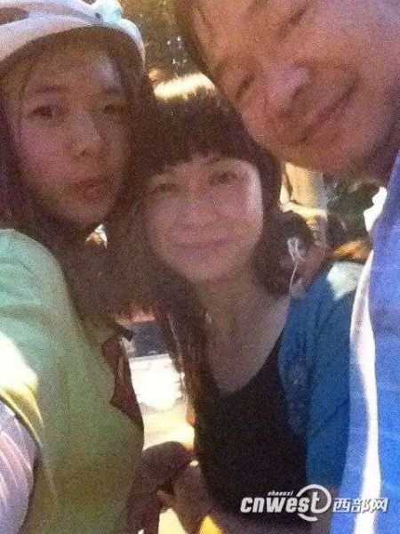 7月13日，廖靖文終于回到宜春家中，與父母團(tuán)聚。（圖片來(lái)源：西部網(wǎng)）