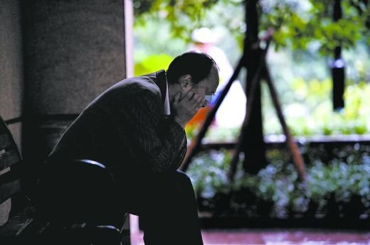 丹丹不能和爸爸進(jìn)行很好的溝通，爸爸傷透了腦筋。