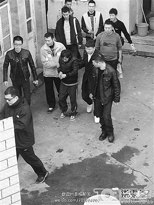 犯罪嫌疑人指認現(xiàn)場圖片來源溫州網