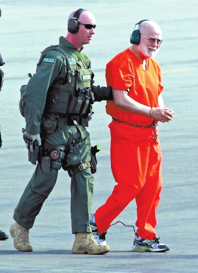 詹姆斯·巴爾杰（右）2011年資料圖片。圖/CFP