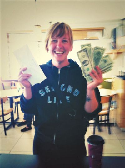 找到錢的“粉絲”會上傳一張與錢的合照。