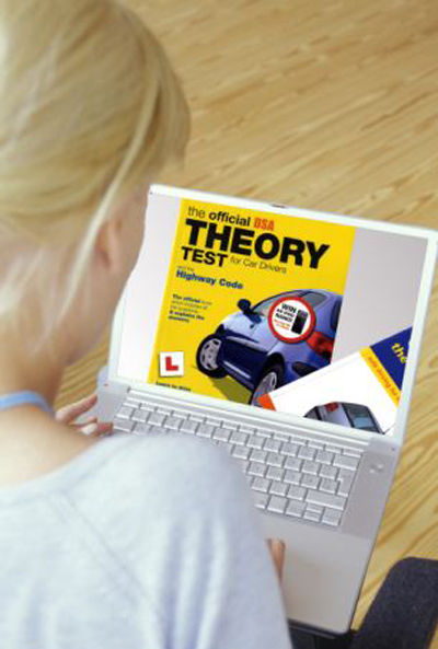 駕駛標準局的發(fā)言人稱，駕照申請通過率低證明了英國駕駛安全系數(shù)高。