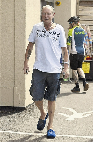 英足壇巨星蒼老如70歲老人 遭房東驅(qū)逐無(wú)家可歸 英足壇巨星蒼老如70歲老人 遭房東驅(qū)逐無(wú)家可歸