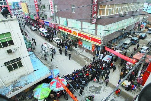 鄭州：男子劫持售貨員 談判專(zhuān)家苦苦“攻心”