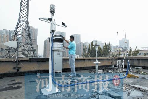鄭州灰霾監(jiān)測站正在調試，預計9月將正式投入使用 記者 鄧萬里/攝