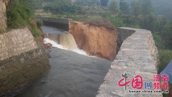 紅旗渠決口處 圖片來源:中國網河南頻道 紅旗渠決口處 圖片來源:中國網河南頻道