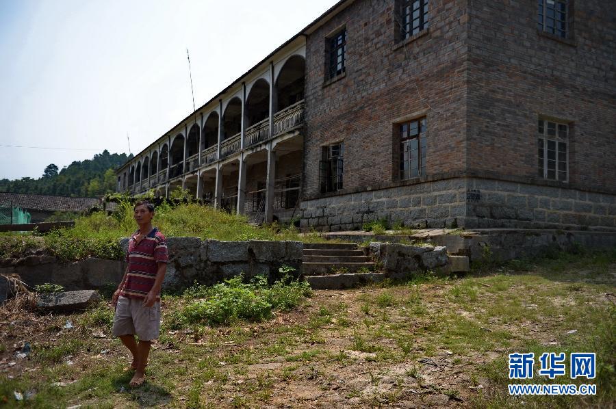 農(nóng)場棚戶區(qū)的最后留守家庭：留下的是回憶，迎來的是幸福