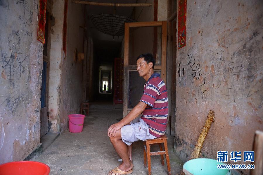 農(nóng)場棚戶區(qū)的最后留守家庭：留下的是回憶，迎來的是幸福