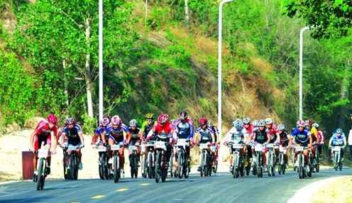 圖為參賽選手賽場英姿 孫猛 攝 圖為參賽選手賽場英姿 孫猛 攝