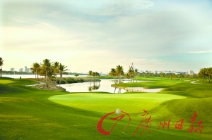 　　球場(chǎng)黃昏景色迷人?！　? complete=