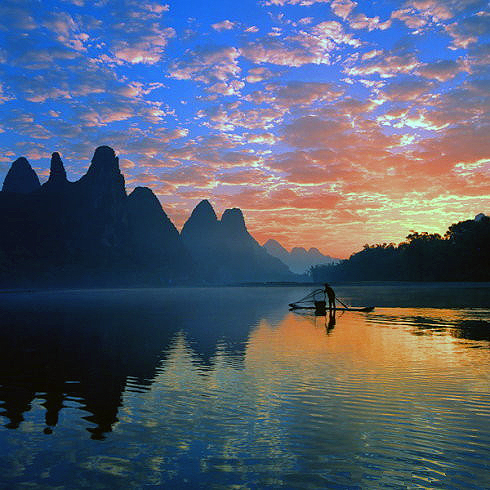 在這里就推薦幾天經(jīng)典的徒步路線。