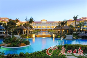 溫泉酒店全景氣派輝煌。