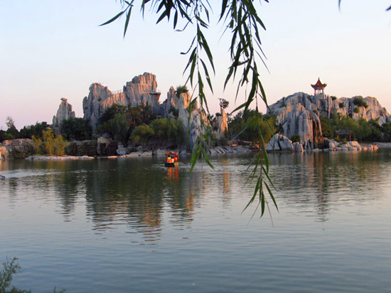 [開(kāi)封翰園碑林]中國(guó)最大的人造山水景觀之一(圖)