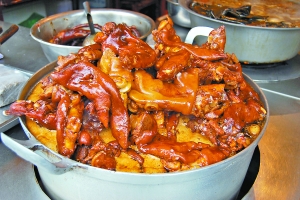 青巖古鎮(zhèn)的豬腳。