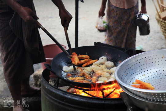 緬甸，繽紛的街邊平民小吃