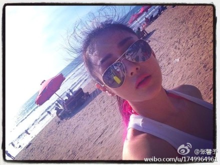 張馨予在印尼輕裝開工，但一想到要返回北京，即時打冷震