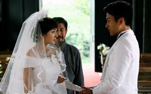 楊冪劉愷威婚紗造型。