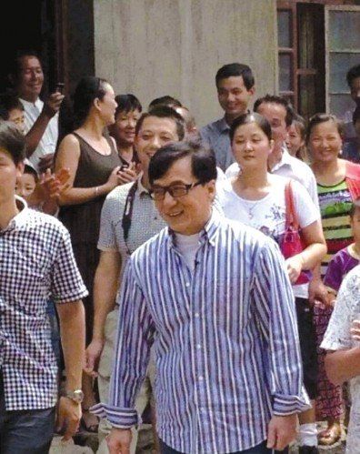 成龍?jiān)谑徍J(rèn)祖歸宗。