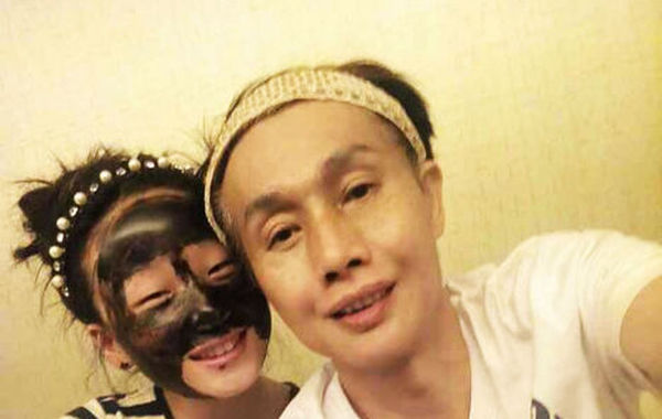 據(jù)悉，2011年，鄧建國在廣州舉行婚禮迎娶90后“干女兒”黃梓琪。