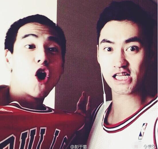 彭于晏曬袁弘半裸照為其慶生 彭于晏曬袁弘半裸照為其慶生