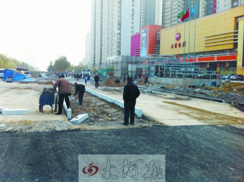 地鐵1號線桐柏路站道路施工現(xiàn)場