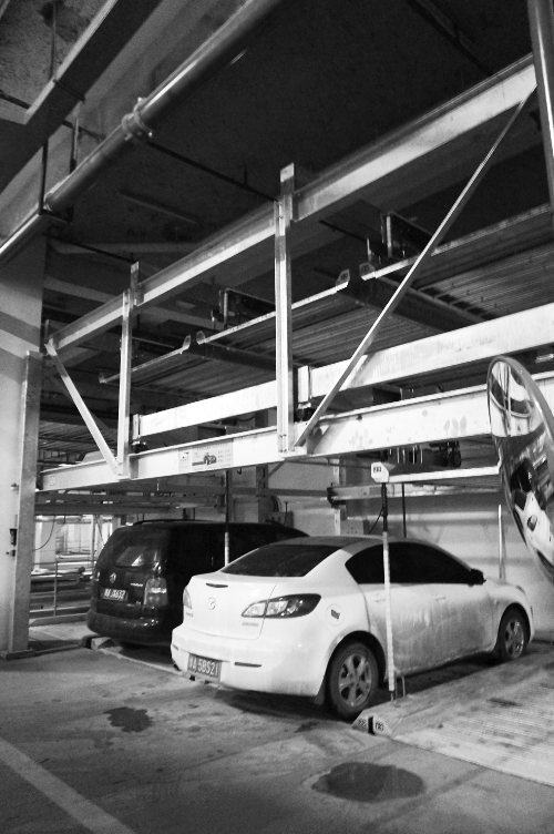 蘇荷立體式公共停車場(chǎng)去年12月開始使用，有384個(gè)車位。